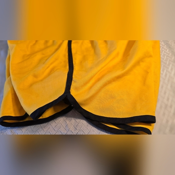 Vintage 1970's Yellow And Black Gym Shorts - Picture 6 of 9